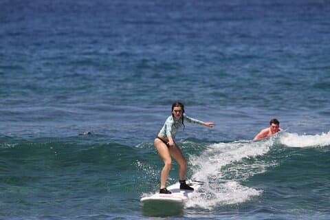 Premium gruppe surf lektioner - Kona's bedste surf lektioner