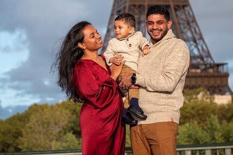 Sessão fotográfica privada com a icônica Torre Eiffel em Paris