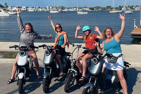 Tour in ciclomotore elettrico di Napoli in Florida - Divertimento in famiglia - Facile da guidare