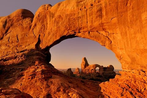 Day tour of Arches & Canyonlands NP. Backcountry 4X4 Jeep