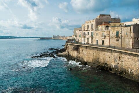 Syracuse Ortigia Scavenger Hunt & Self-Guided Audio Walking Tour
