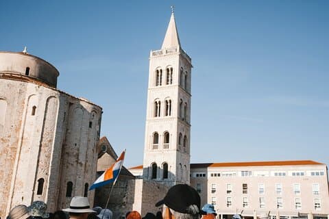 Visite privée à pied d'une demi-journée à Zadar avec un guide local