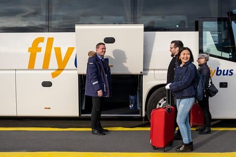 Traslado Aeropuerto : Reykjavik Center al aeropuerto de Keflavik en Islandia