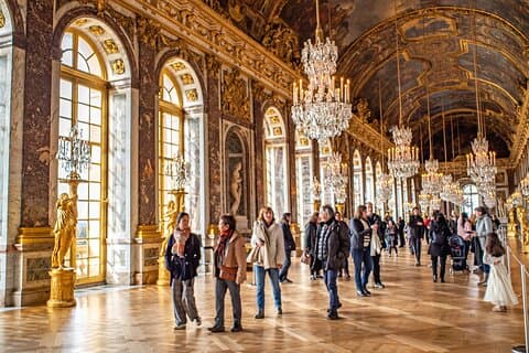 Visita guiada privada al palacio y los jardines de Versalles desde París