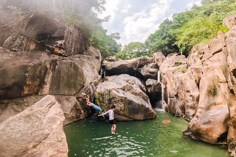 Ba Ho Waterfall Discovery - Tour de medio día