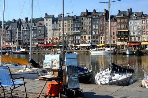 Round-trip shuttle transfer between Le Havre and Honfleur