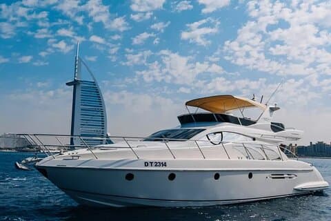 2 hour Private Yacht Tour with Dubai Marina Skyline View