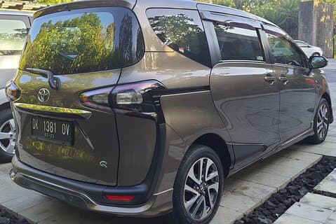 Transfer do aeroporto de Bali, check-in ou check-out em carro de luxo na área de Sanur