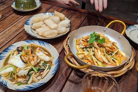 Recorrido gastronómico callejero vegano a pie por Hanoi en el casco antiguo