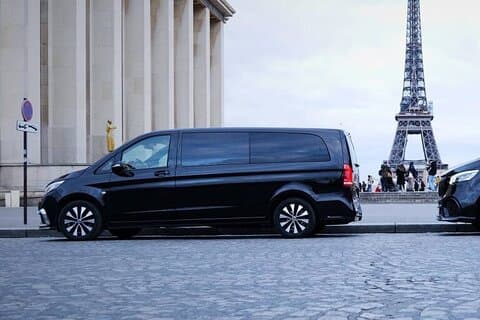 Visite privée de Paris En Minivan, guide privé, Champagne (facultatif)