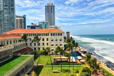 COLOMBO-STADTFÜHRUNG MIT EIGENEN PLÄNEN UND PROFESSIONELLEM FAHRER