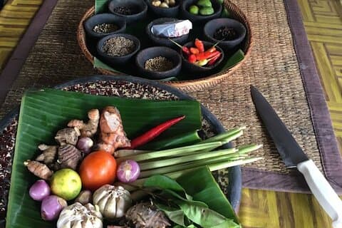 Ubud madlavningskursus med valgfri afhentning af markedsbesøg inkluderet
