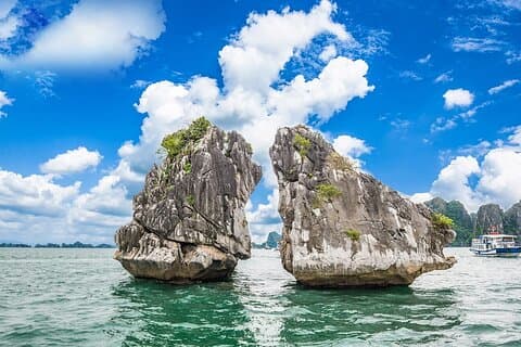 From Hanoi : Halong Bay Small Group Day Tour by Private Car