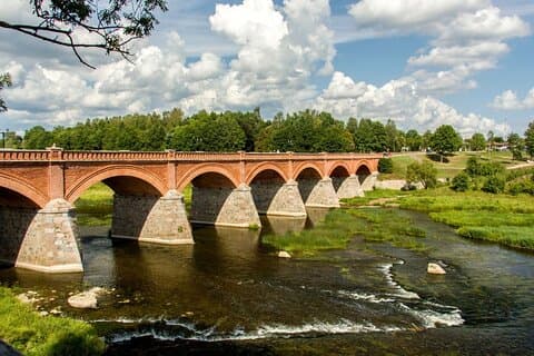 Privat tur middelalderlige perler i Kuldīga Sabile og Kandava byer