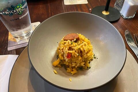 Excursão privada de comida a pé em Charleston no bairro Francês