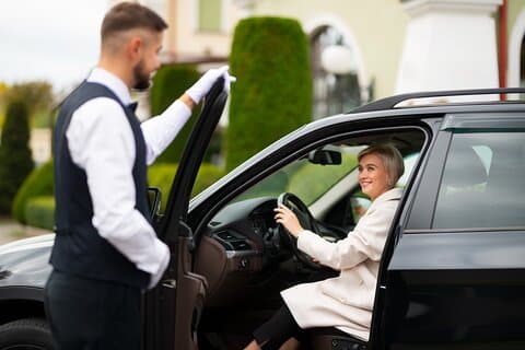 Dubai Private Transfer to The Outlet Village