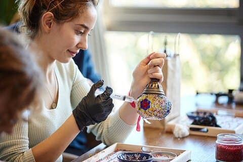 カッパドキア：妖精の煙突が見えるトルコ式モザイクランプワークショップ