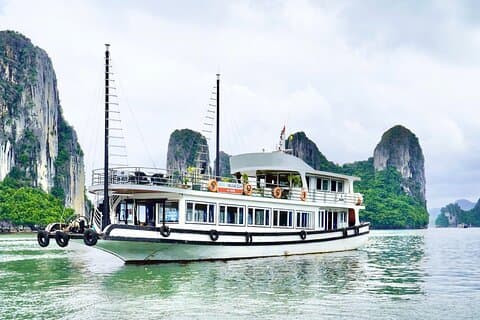 Wego Cruise Standard 1 Day Tour :Ti Top Island & Amazing Cave