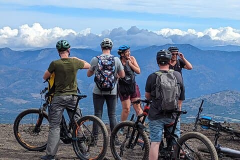 Etna by E-Bike och Wine Taste Experience
