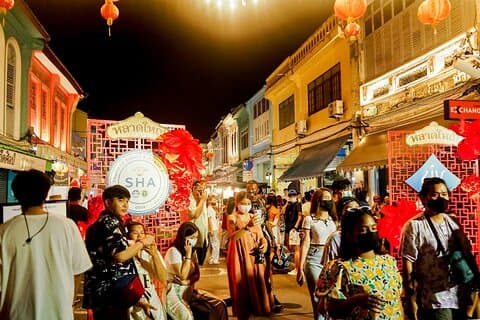 Rondleiding door de oude binnenstad van Phuket met de avondmarkt Thalang Road