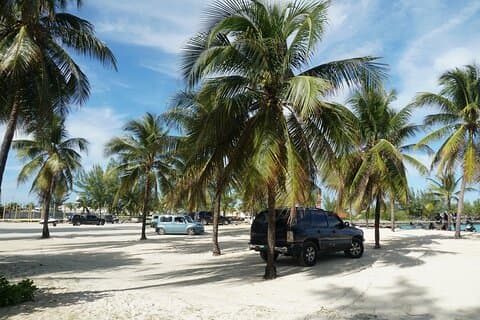 3-Hour Private Jeep Sightseeing Adventure Tour in Bahamas