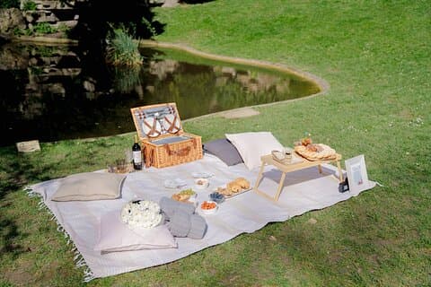 Paris picknickupplevelse framför Eiffeltornet