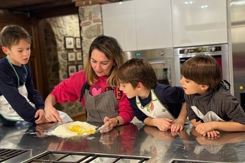 Clase de cocina: Pasta fresca y tiramisú para niños en Milán