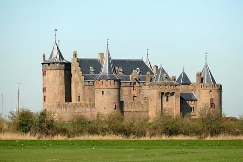 Family friendly tour of Castle, Windmills and Pancakes