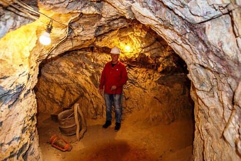 スコッツデール フェニックス近郊の 1880 年代の歴史的な金鉱ジープ アドベンチャー