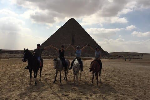 God hesteferie ved Pyramids of Giza