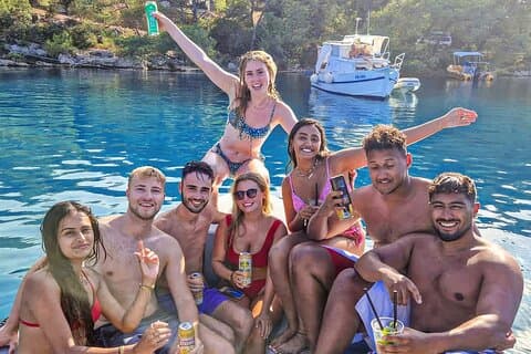 Tour privato in motoscafo dell'isola di Solta e della Laguna Blu da Spalato