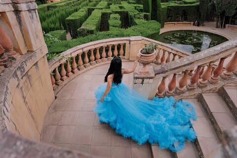 Barcelona: Glamour Wow Dress Photoshoot in Spectacular locations