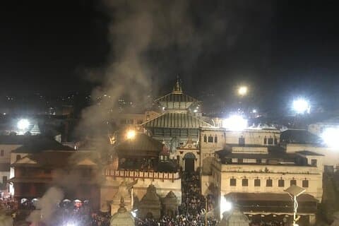 Visite en soirée d'Aarati de Katmandou au temple de Pashupatinath