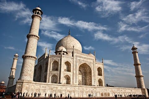 Visite guidée privée d'une demi-journée du Taj Mahal et du fort d'Agra au départ d'Agra