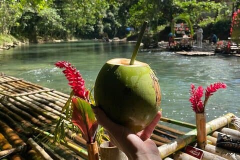 Bamboeraften en kalksteenmassage in Montego Bay