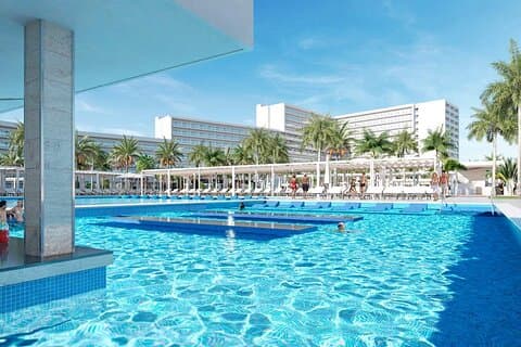 Privater Flughafentransfer von MBJ zum Riu Palace Aquarelle