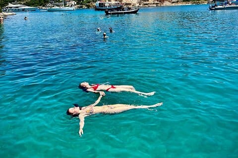 Tour privato da Spalato: Blue Lagoon e 3 isole + vino incluso