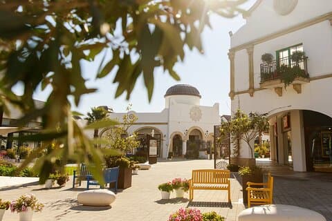 Tour por Puglia Village Molfetta con traslado compartido