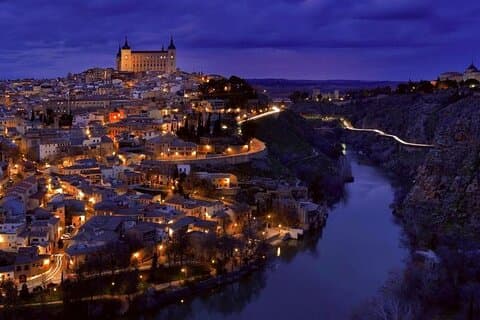 Privater Transfer vom Flughafen Madrid nach Toledo