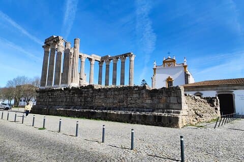 Visite privée à pied à Evora et expérience viticole en Alentejo