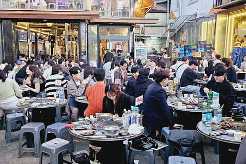 Koreanske herligheter Hanbok-koreansk antrekk, BBQ og badstueopplevelse