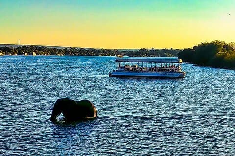 Victoria Falls Zambezi-rivier met riviercruise bij zonsopgang en ontbijt