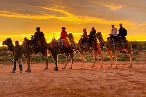 Giro in cammello ad Agadir e opzioni al tramonto e barbecue con cous cous
