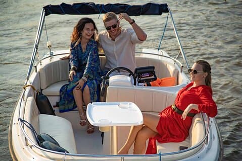 Privat krydstogt på Vistula i Warszawa for 4 med vores styrmand