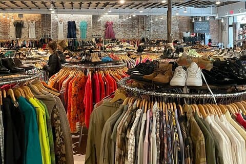 Vintage + Secondhand Shopping Walking Tour through Brooklyn, NYC
