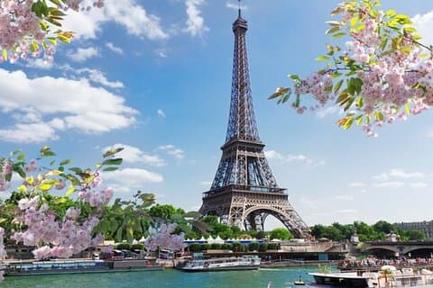 ル・アーヴル発ノートルダム川クルーズ付きパリモザイクツアー