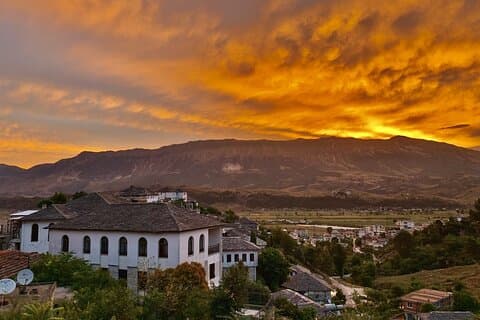 Gjirokastra e Blue Eye Tour da Saranda