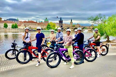 TOUR E-BIKE: 10 luoghi e punti panoramici da non perdere a Praga 1-8per.