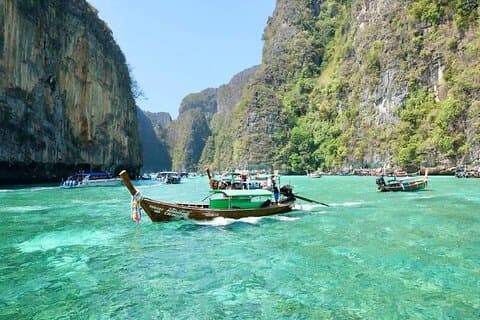 ピピ島、クラビからスピードボートでマヤベイツアー