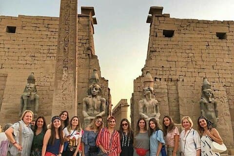 Private Ganztagestour zum Ost- und Westufer von Luxor & Mittagessen